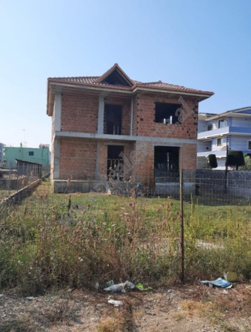 A two-story villa for sale in the Xhafzotaj area, near Aiba Company in Durres, Albania.
The villa i
